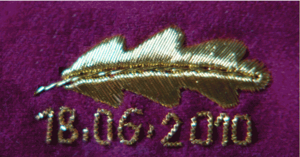 Landesvater Eichenlaub, groß (ca. 45 mm), ohne Eichel mit Datum